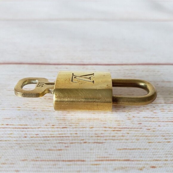 Authentic Louis Vuitton #301 Lock and Key Set Brass 300 Series Padlock - Picture 5 of 11